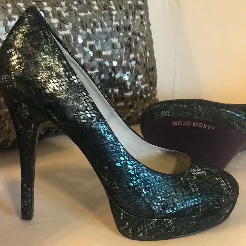Mojo Moxy metallic jade green mermaid snake pumps